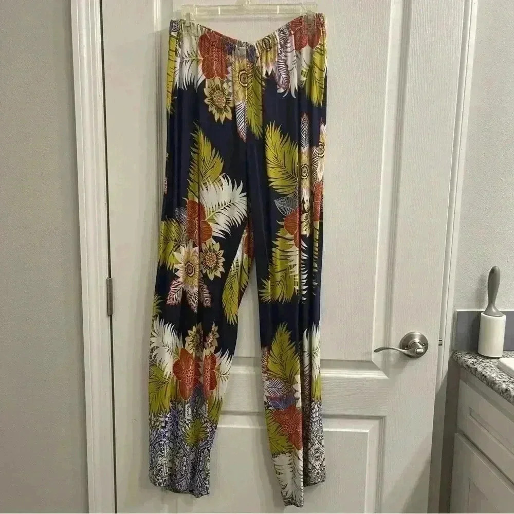 Melissa Paige Floral Top And Matching Pants - Picture 11 of 15